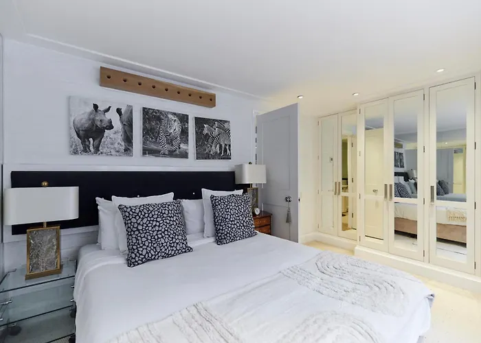 The St. Lukes Garden Place - Spacious 4Bdr House With Garden And Terrace