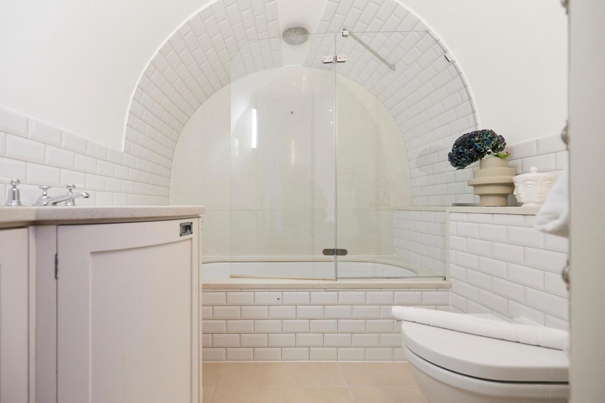 The St. Lukes Garden Place - Spacious 4bdr House With Garden And Terrace Apartment London